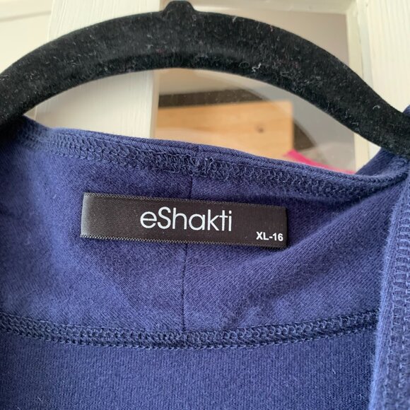 Eshakti dark blue dress with folkloric embroidery - Picture 4 of 6